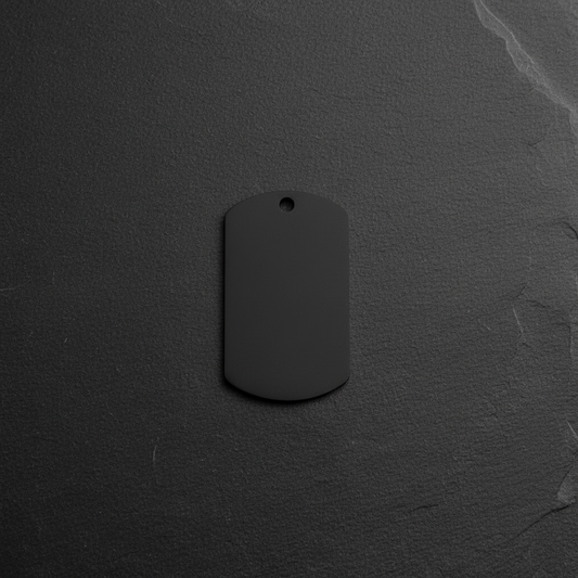 Dog Tag ohne Kette auf Schiefer